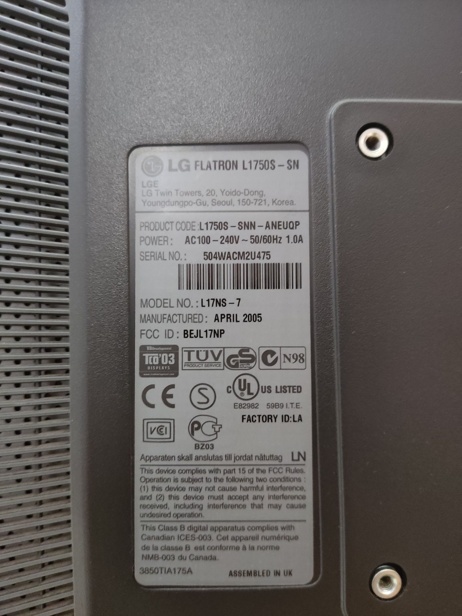 Монитор LG Flatron L1750S