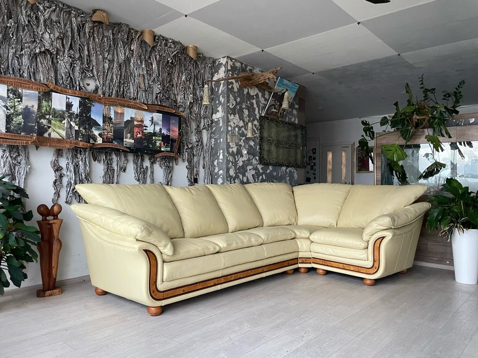 Шкіряний (кожаный) диван - ліжко Ekmi .Стан ідеальний