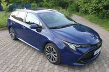 Toyota Corolla kombi, benzyna 1.2, alufelgi 17'', nowe opony, hak