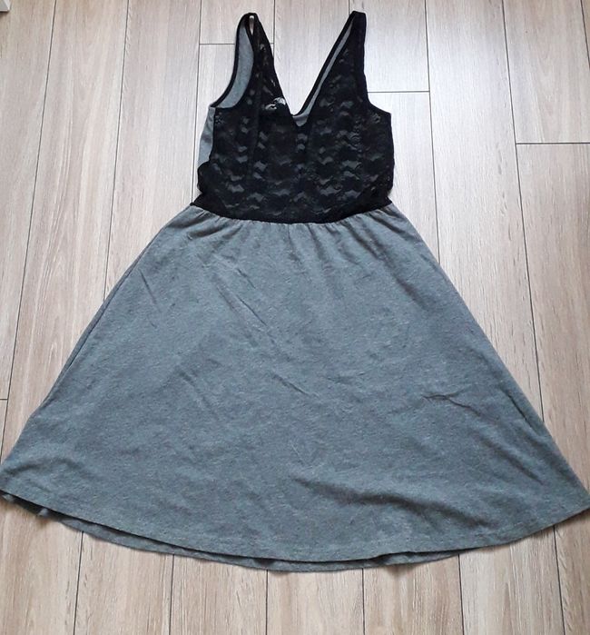 Sukienka - marki H&M, rozmiar XS