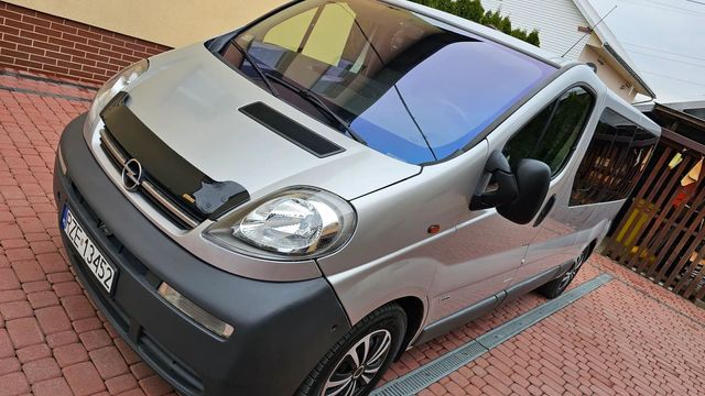 Opel Vivaro 1.9 CDTI 100KM czip 120KM 2004 Film Long 6Biegów 9 os Zamiana Sanok