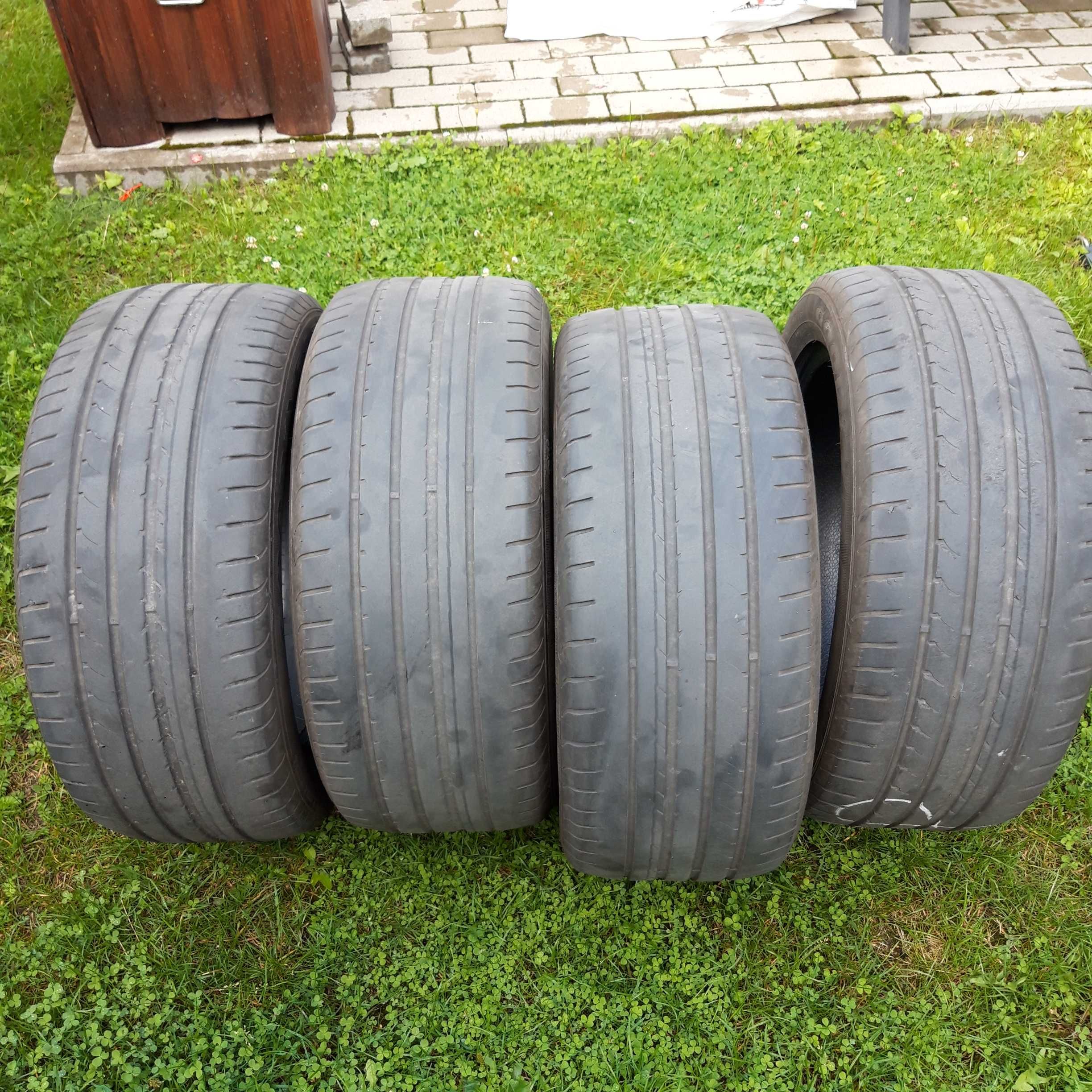 Komplet letnich opon Goodyear Efficient Grip 235/50/R17