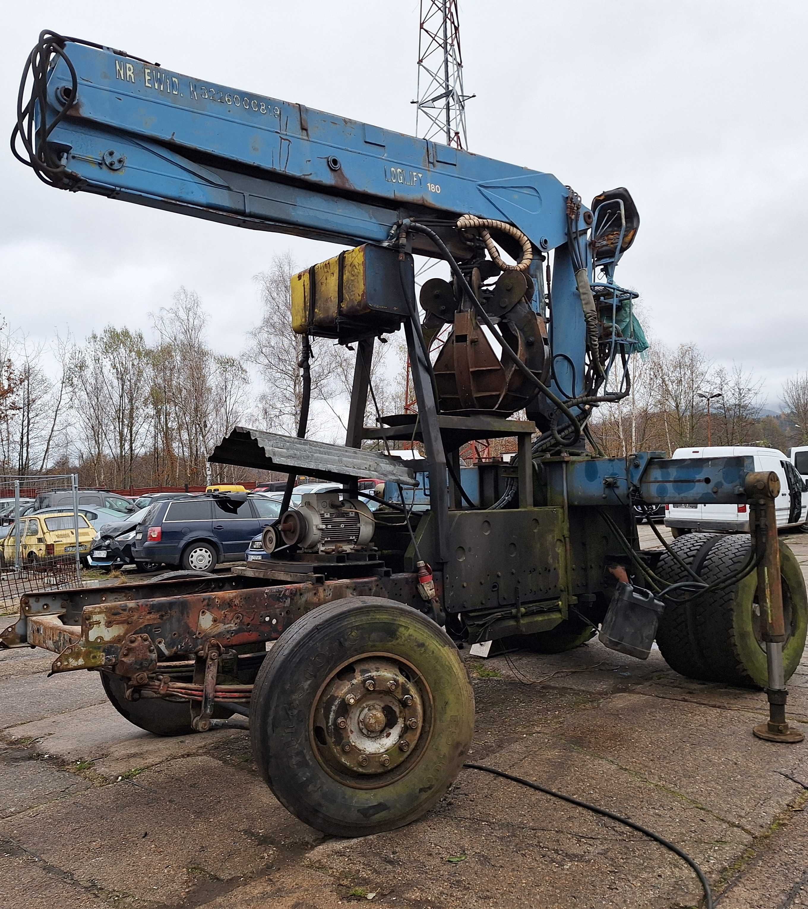 HDS Żuraw Loglift F180 7m