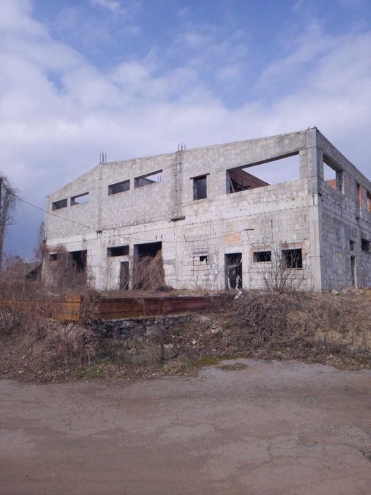 Незавершене будівництво