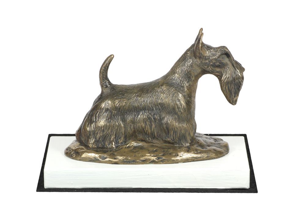Terier szkocki statuetka na białym drewnie Art-Dog