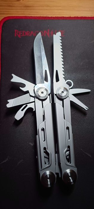 Multitool, nieużywany, wielofunkcyjne szczypce, EDC