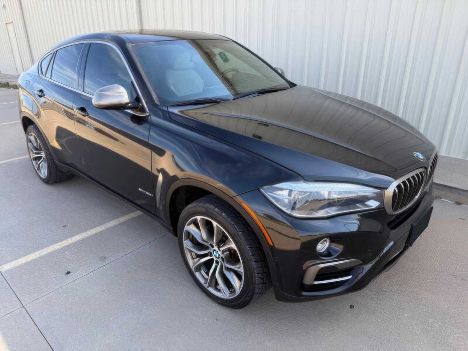 BMW X6 xDrive50i      2017