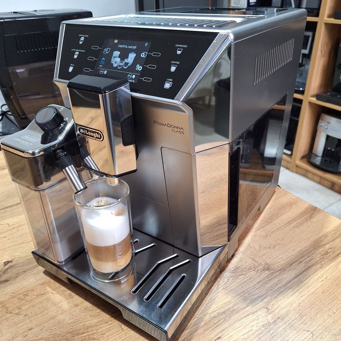 Кавоварка Delonghi PrimaDonna Class