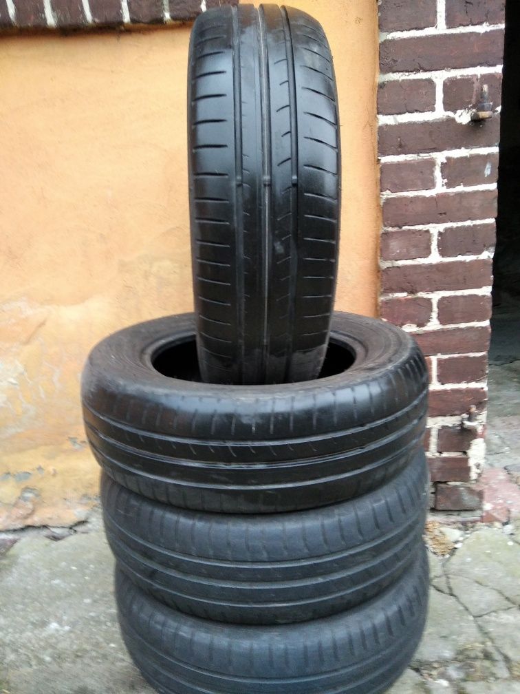 Komplet opon letnich 195/65R15 91T