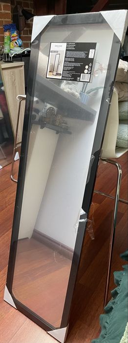 Lustro stojące czarna ramka