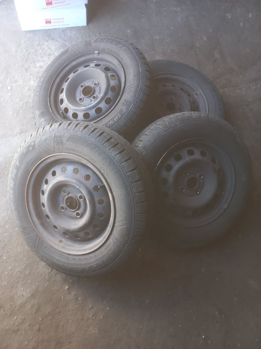 Komplet kół 185/70 r14 opony stan bdb