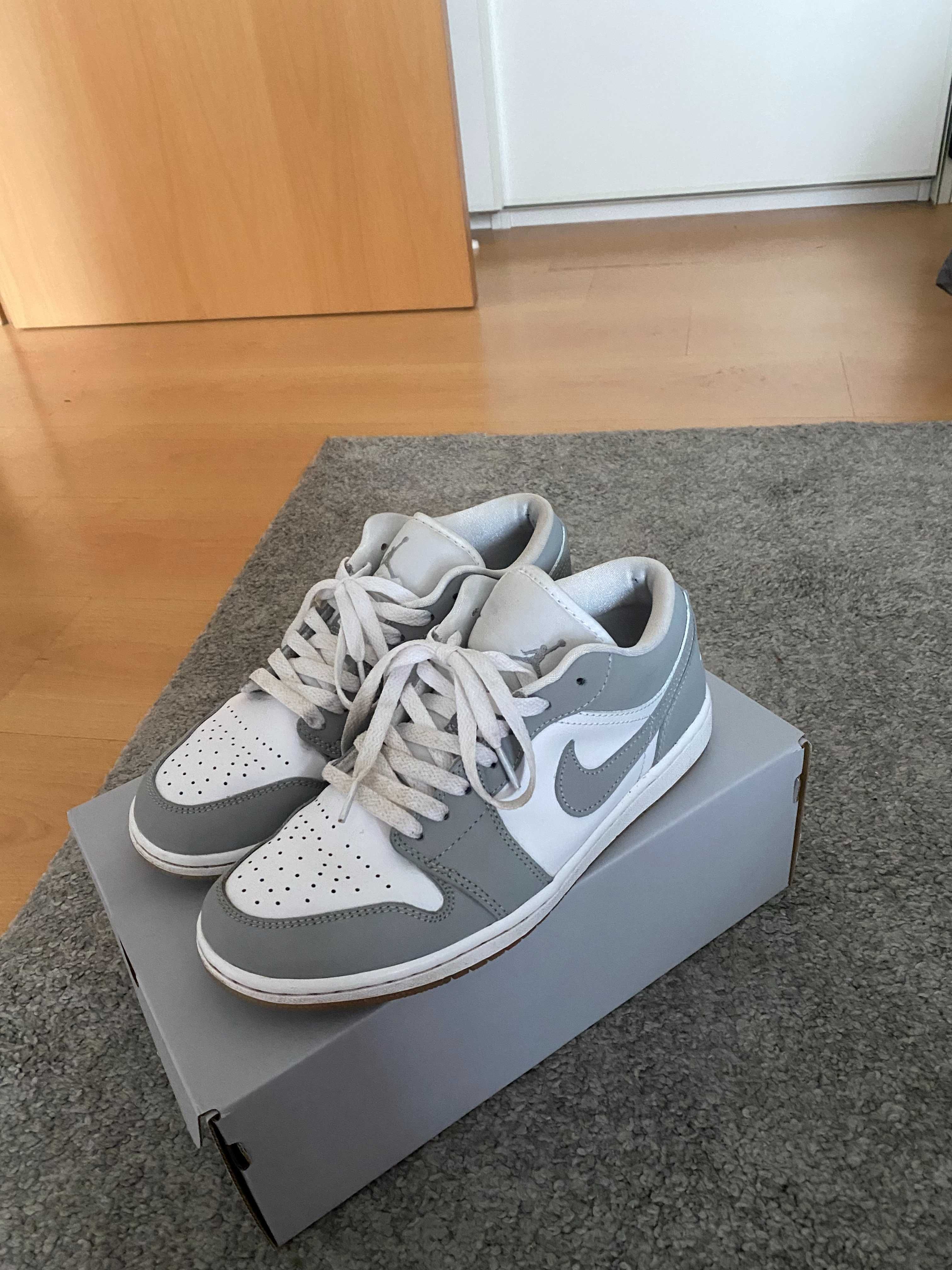 Sapatilhas Air Jordan 1 Low Vintage Grey