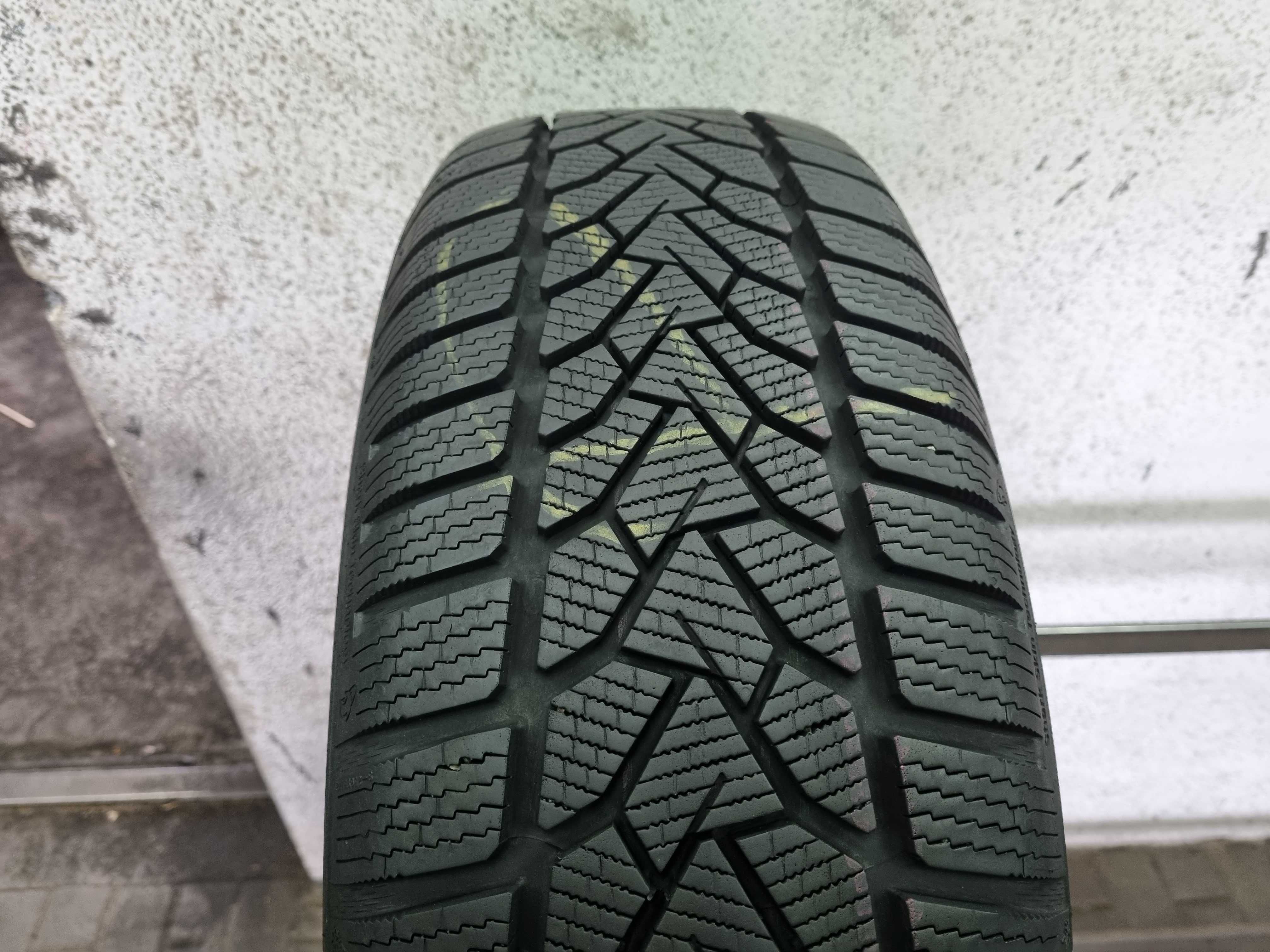 215/60/16 99H XL Uniroyal WinterExpert D.2922