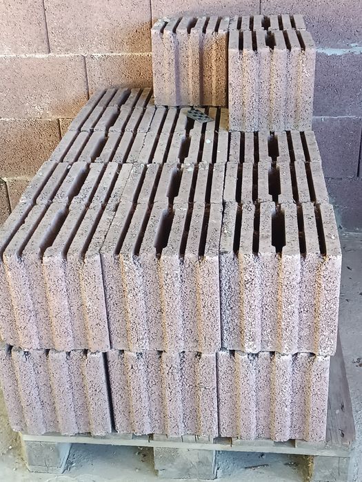 Pustak ścienny czamaninek