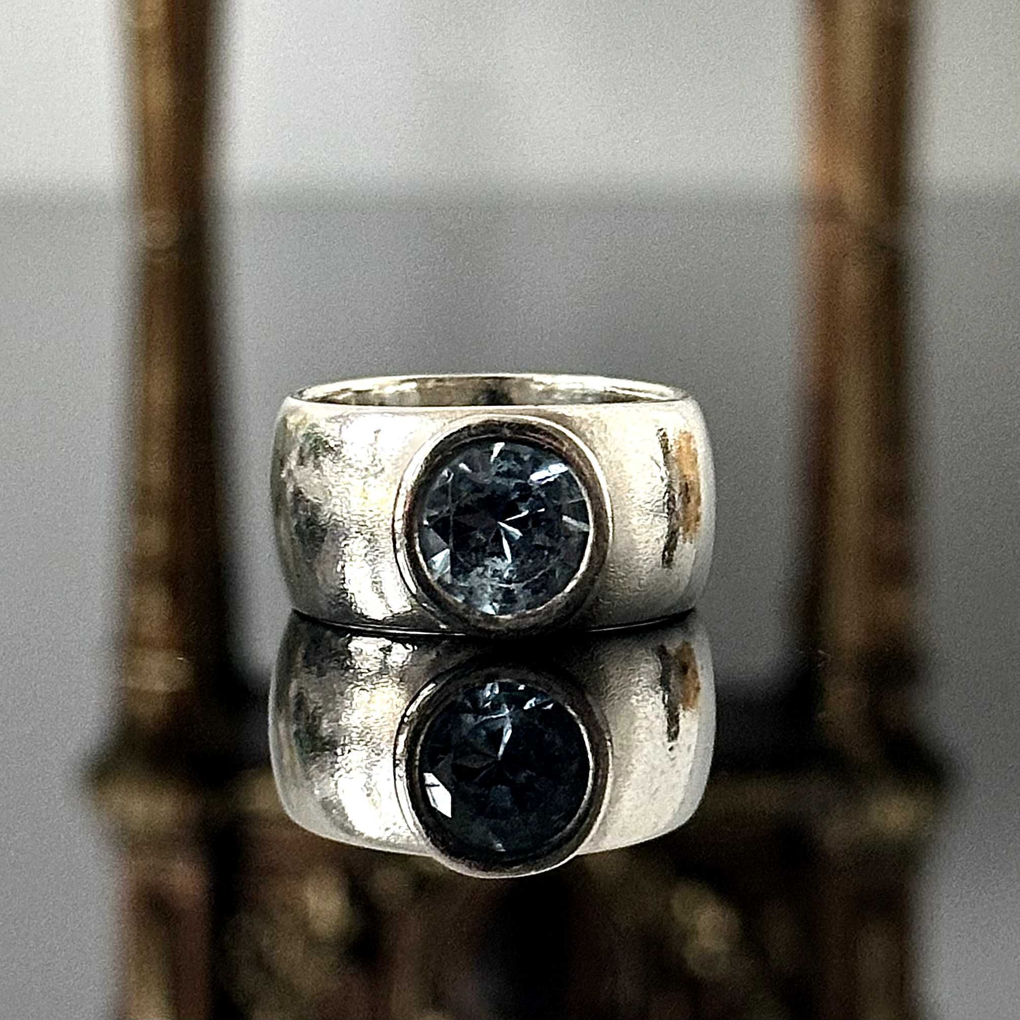 Srebrny pierścionek z Akwamarynem, Art Deco ok. 1970 roku z srebra 925