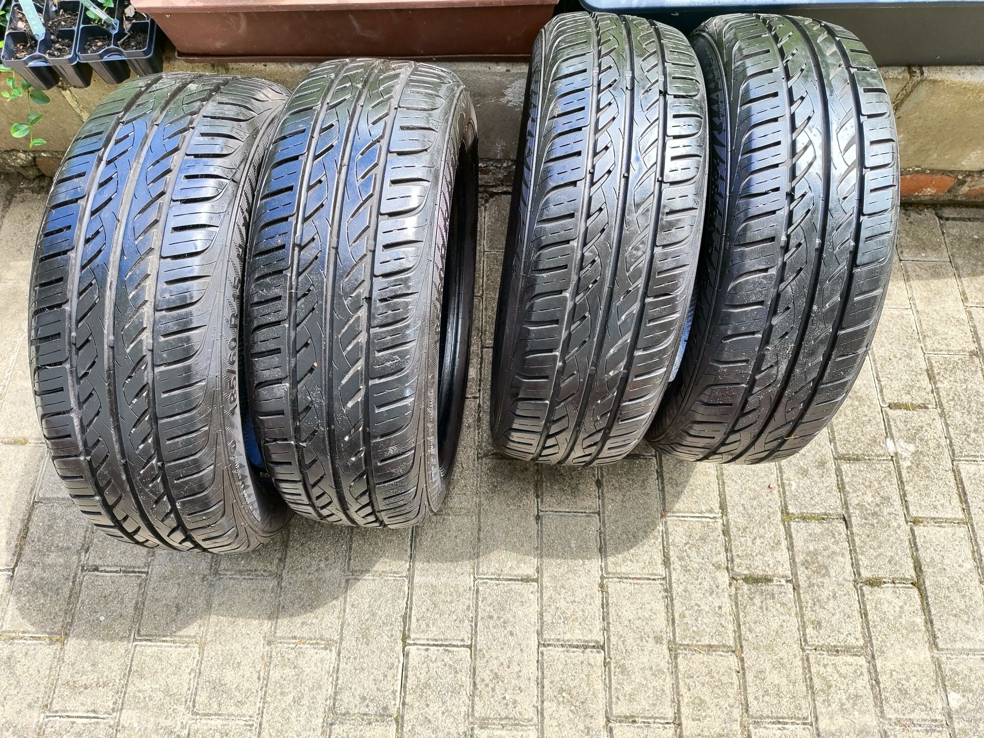 Opony letnie 185/60 R15