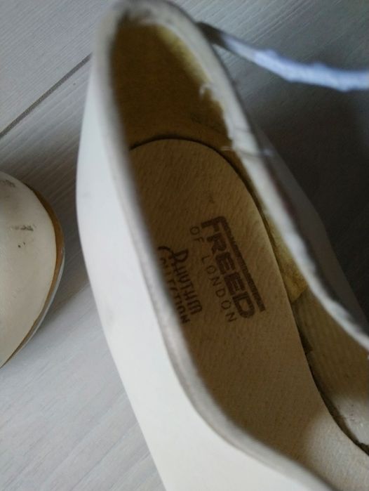 Дитячі білі туфлі степовки для танців 27 і 31 розмір