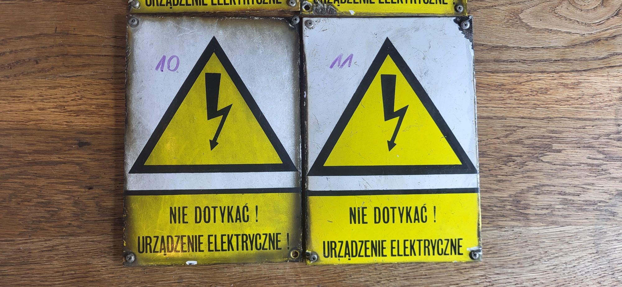 11szt Stare tabliczki metalowe NIE Dotykać Urządzenie Elektryczne 69