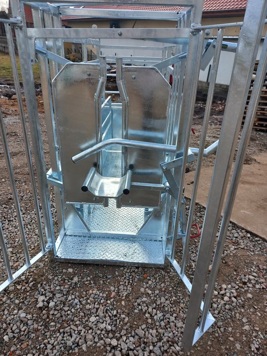 Poskrom dla bydla, waga zwezanie ścian