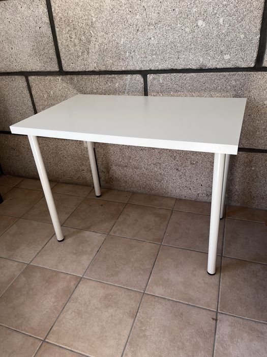 Mesa LINNMON/ADILS – IKEA | 60x100 cm | bom estado