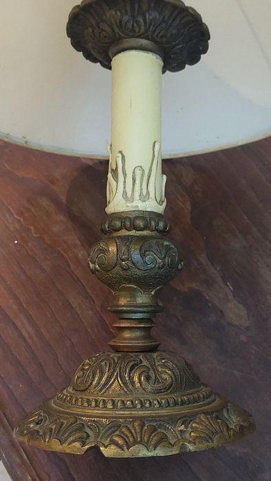 Candeeiro de cabeceira para restauro