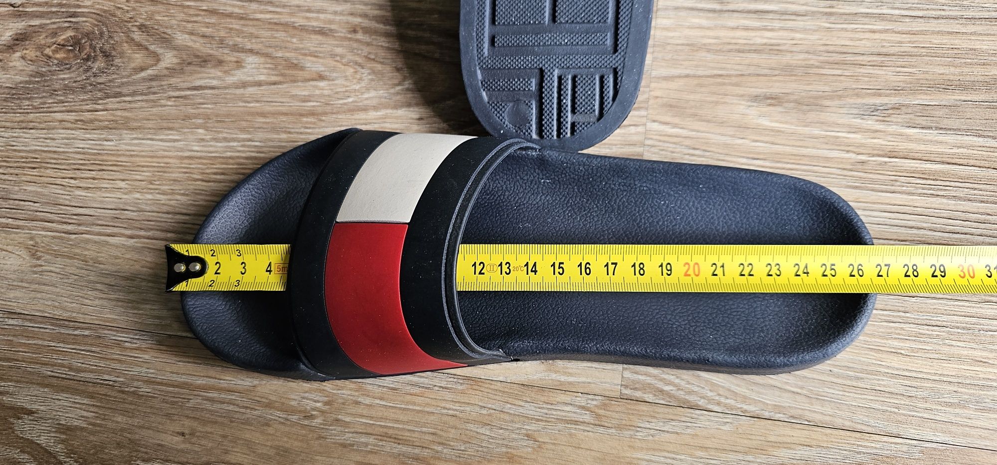 Klapki męskie TOMMY HILFIGER rozmiar 41 wkładka 26,5cn