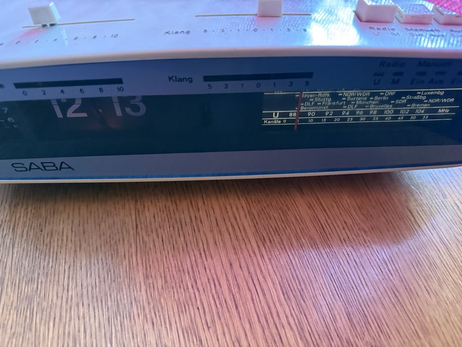 Saba radio budzik zegarek klapkowy