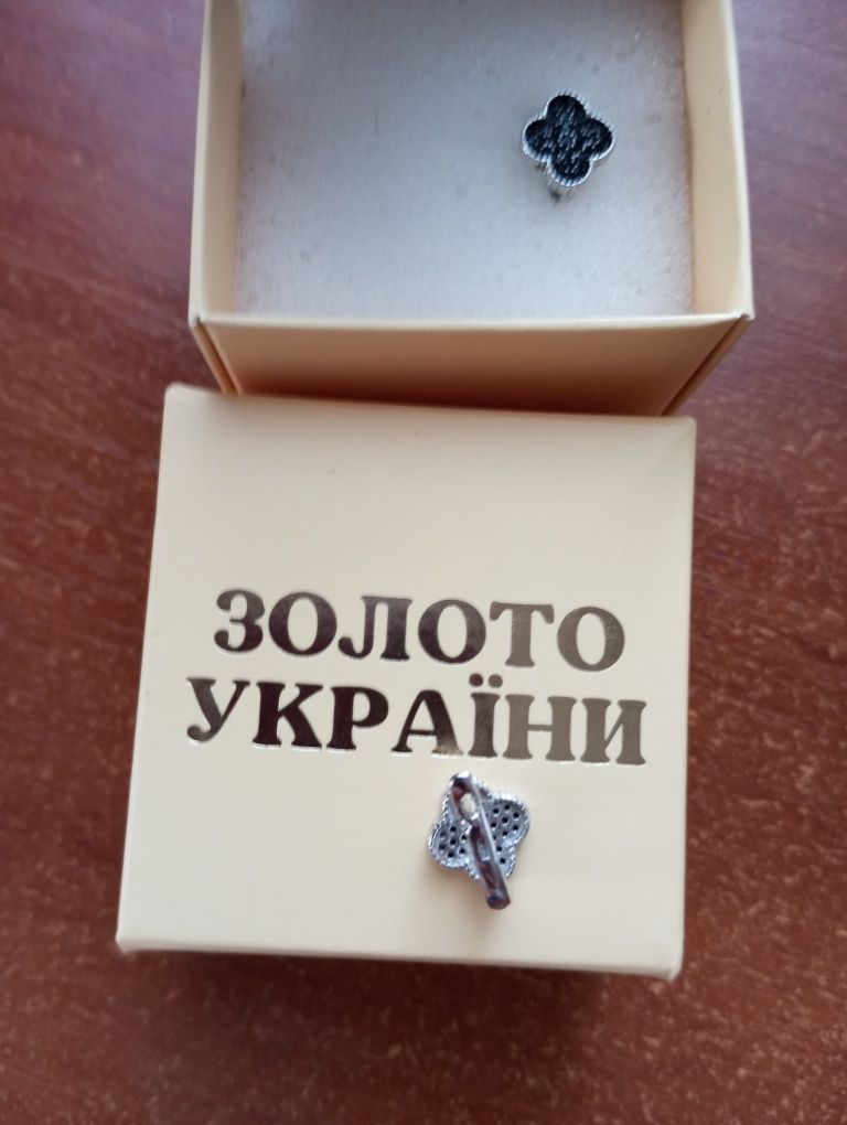 Продам сережки срібні ванкліф.