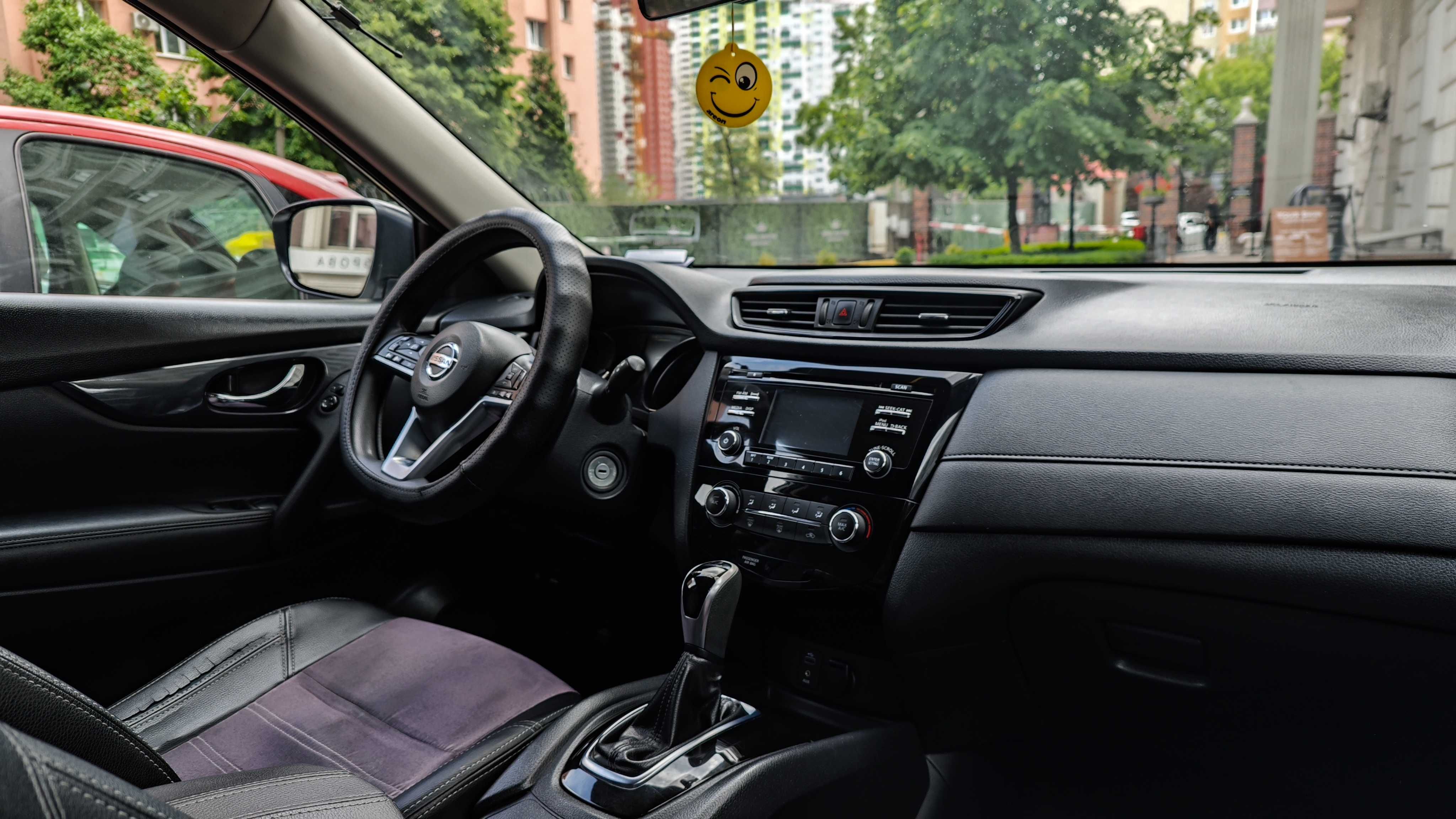 Продам Nissan Rogue S