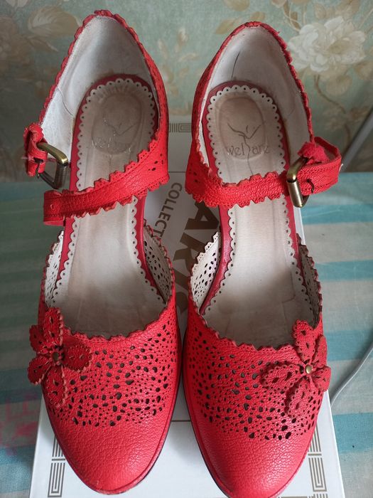 Жіночі босоніжки