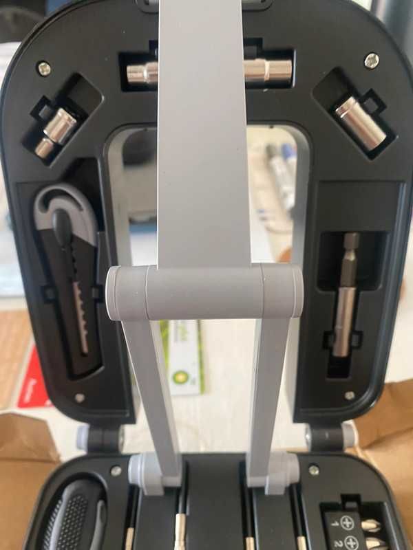 Conjunto de ferramentas com luz de precisão