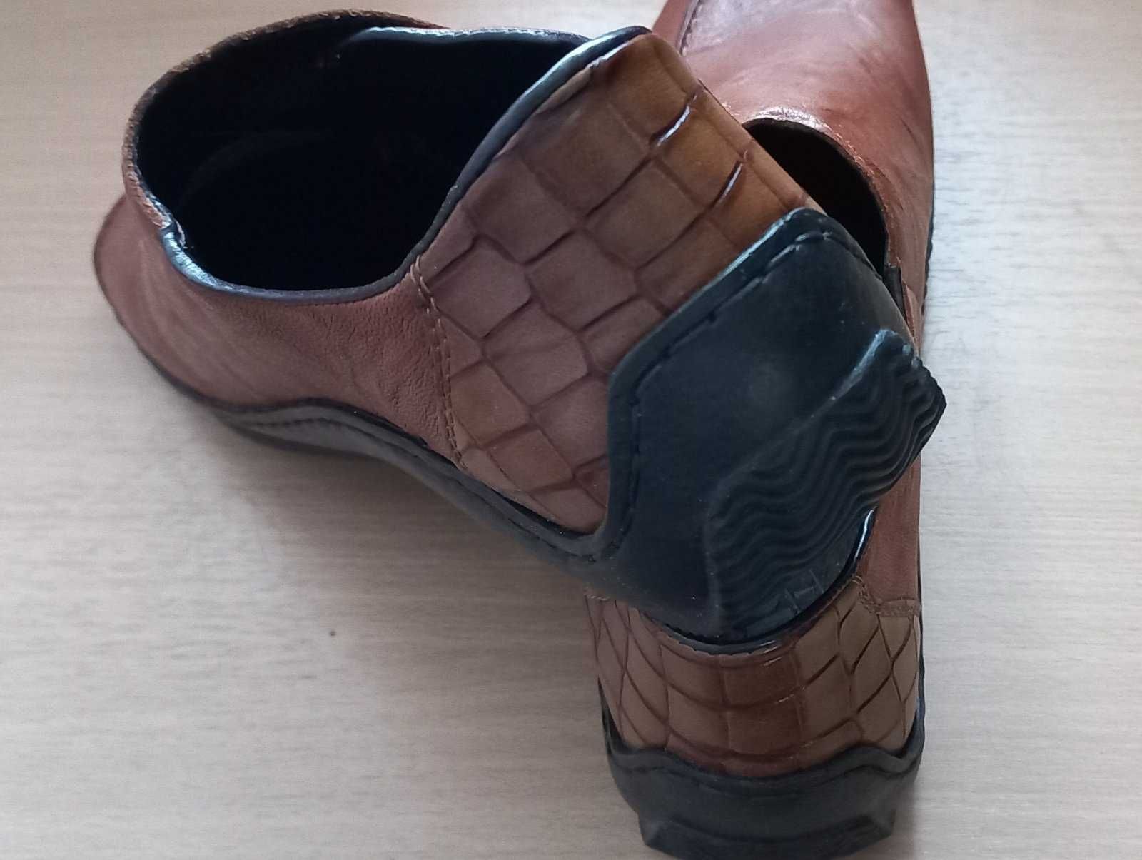 Нові коричневі шкіряні жіночі туфлі  німецької фірми Rieker.