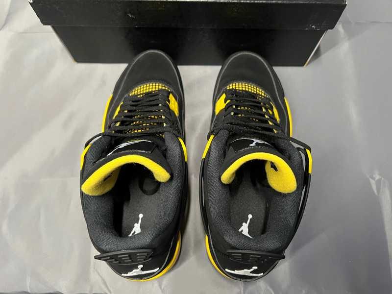 Buty damskie Trampk Jordan 4 Retro Thunder R.41