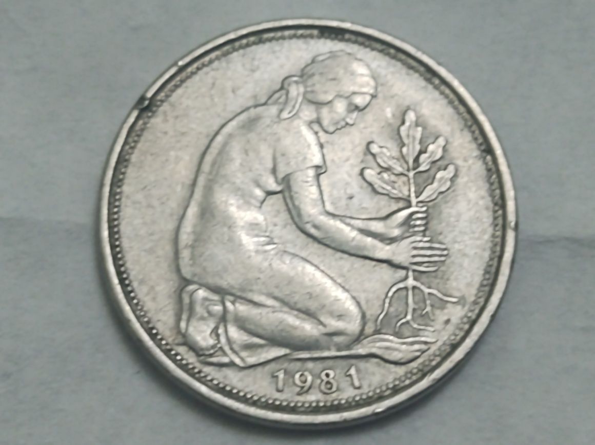 Монета 50 инностранная