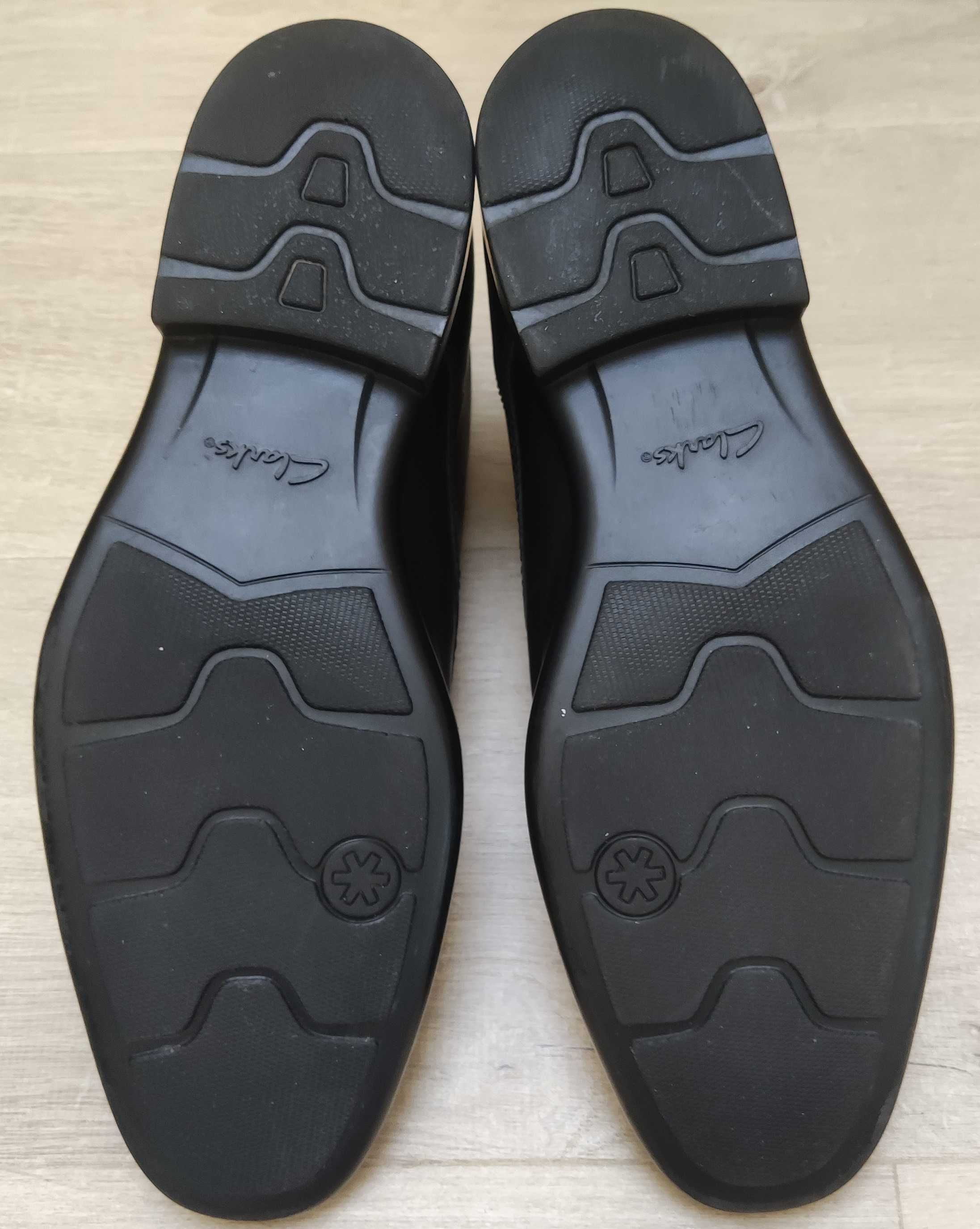 Clarks buty męskie trzewiki skóra czarne rozm. 42