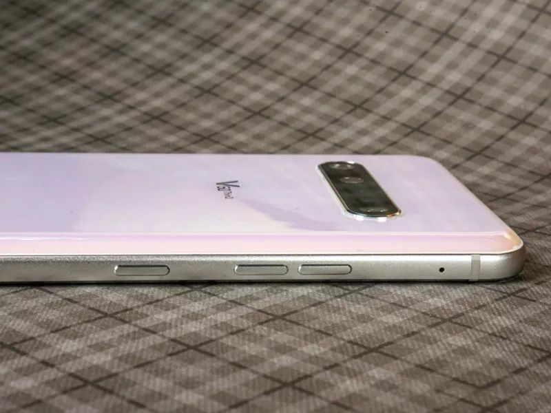LG V60 NFC, 6.8" экран FHD+, 8Гб ОЗУ, 128Гб ПЗУ, белый, чехол, стекл