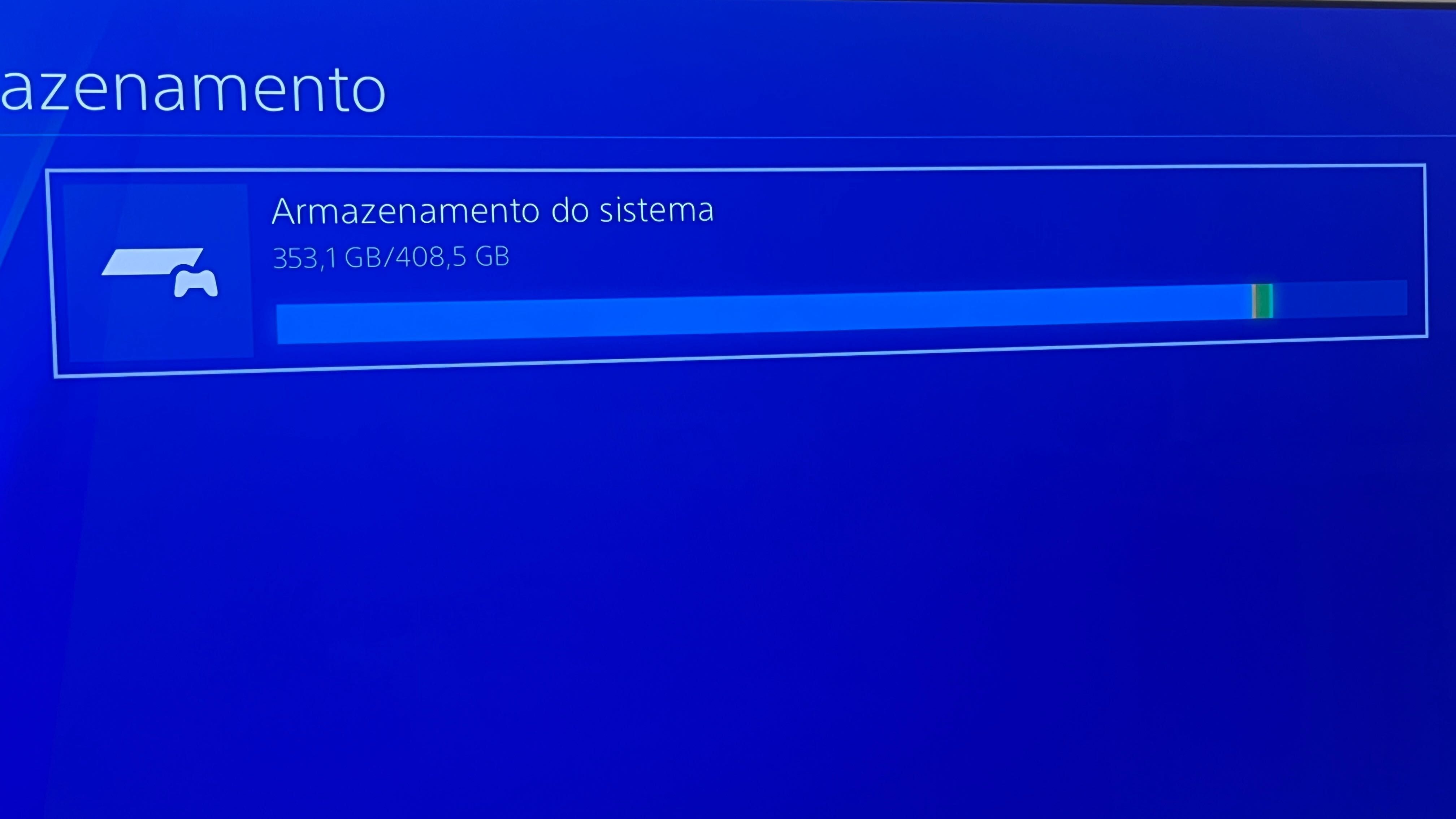 PlayStation 4 – 500 GB + 2 Comandos (necessita revisão)