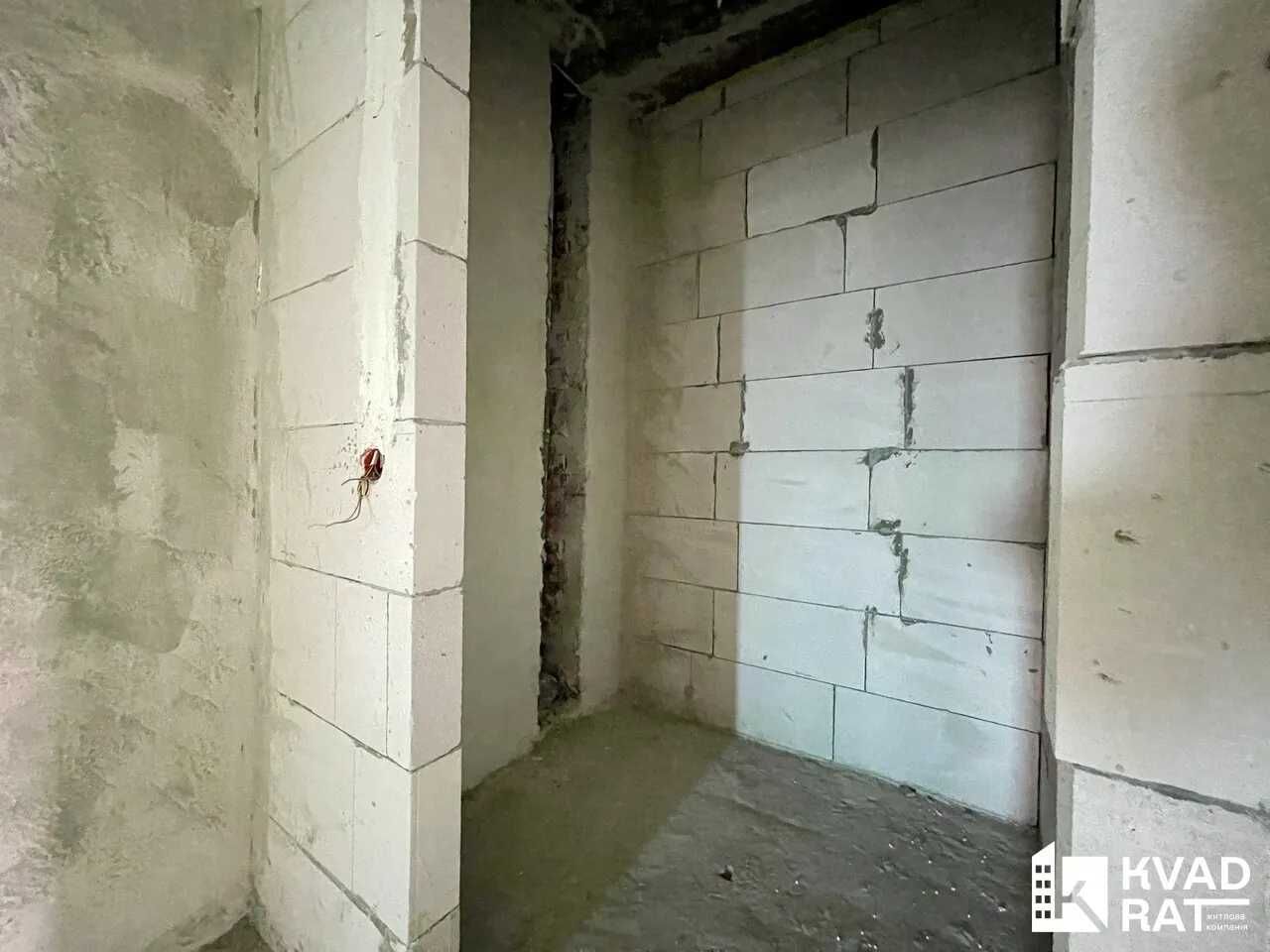 Здана 3 кім квартира з котлом та світлом в крутому ЖК закритого типу