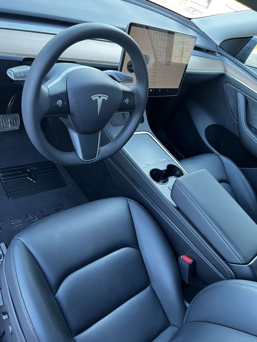 Тесла У оренда під виплату обмін на нерухомість квартиру авто