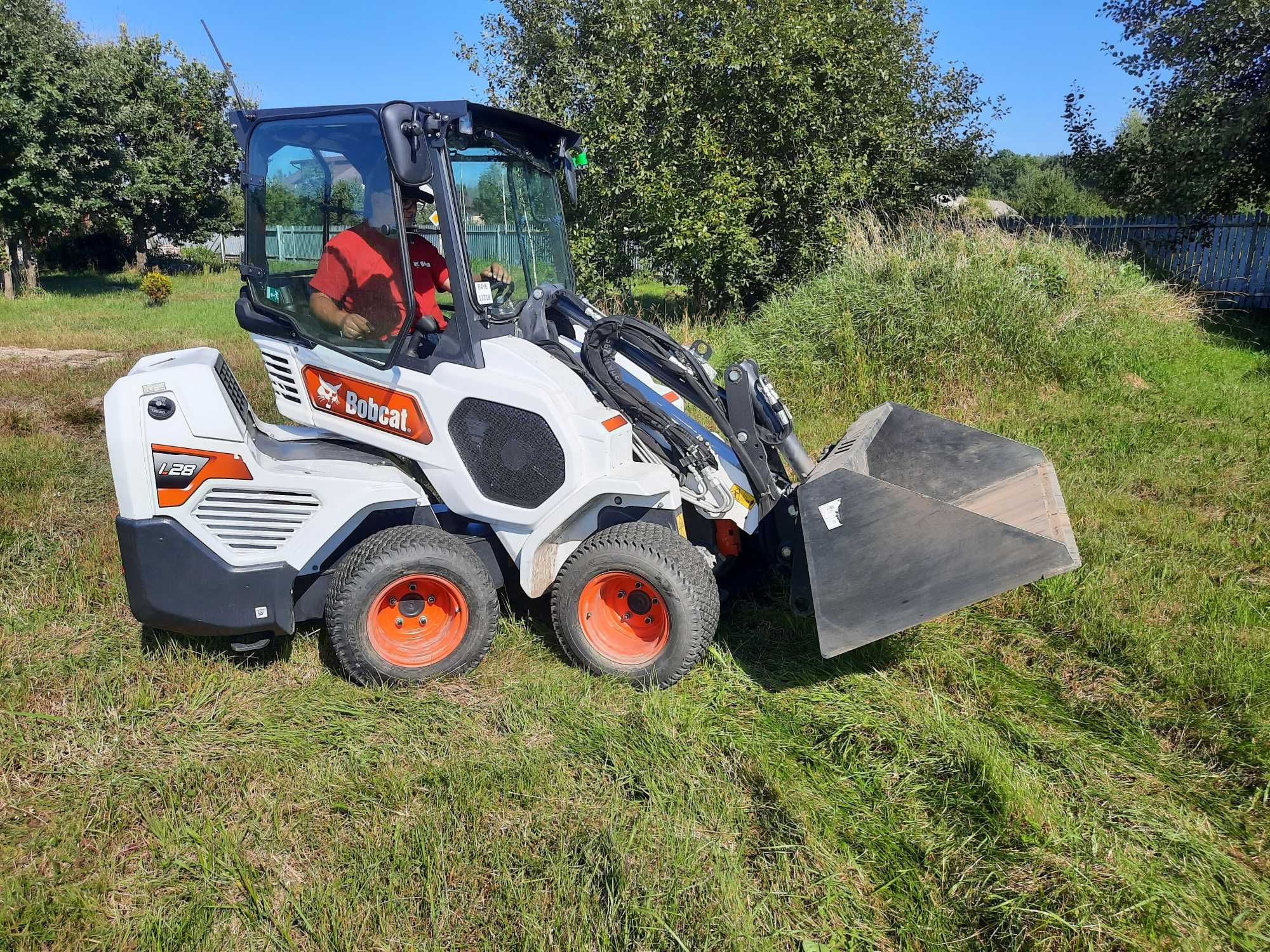 Mini ładowarka Bobcat Avant wozidło szer 120 waga 1700 miniładowarka