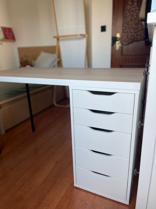 Secretária IKEA LAGKAPTEN/ALEX em bom estado
