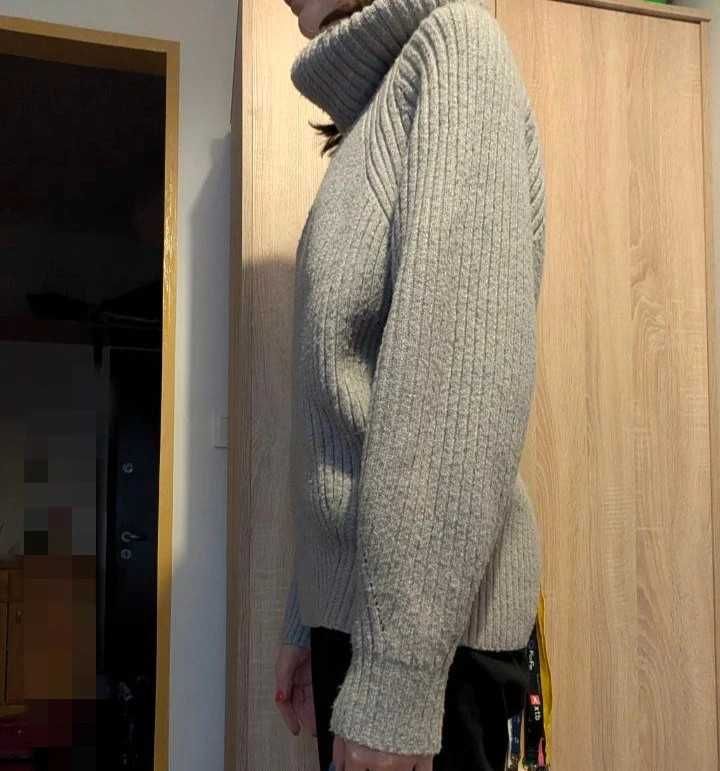 Sweter szary zimowy