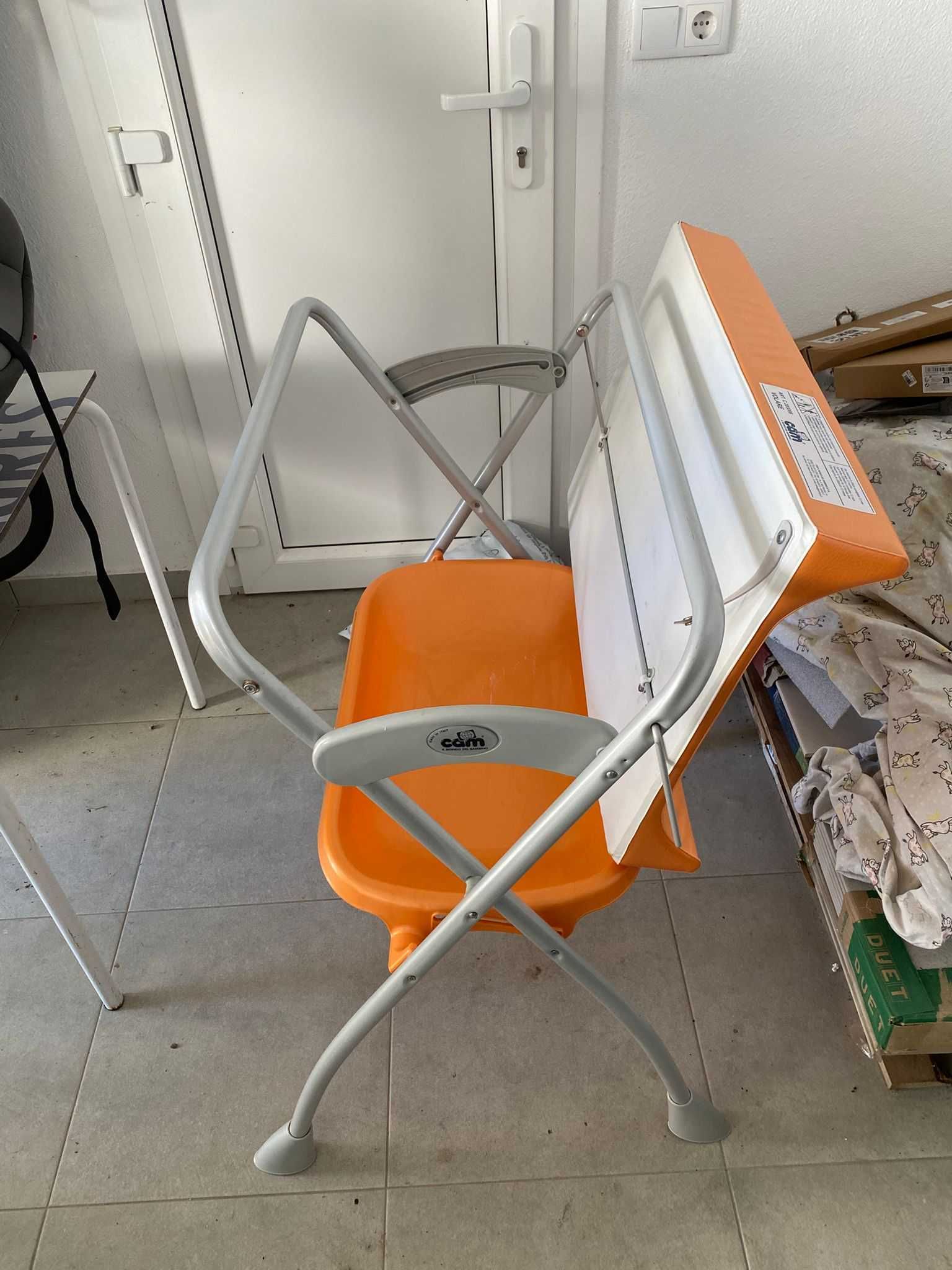 Banheira Dobrável com Suporte e Trocador