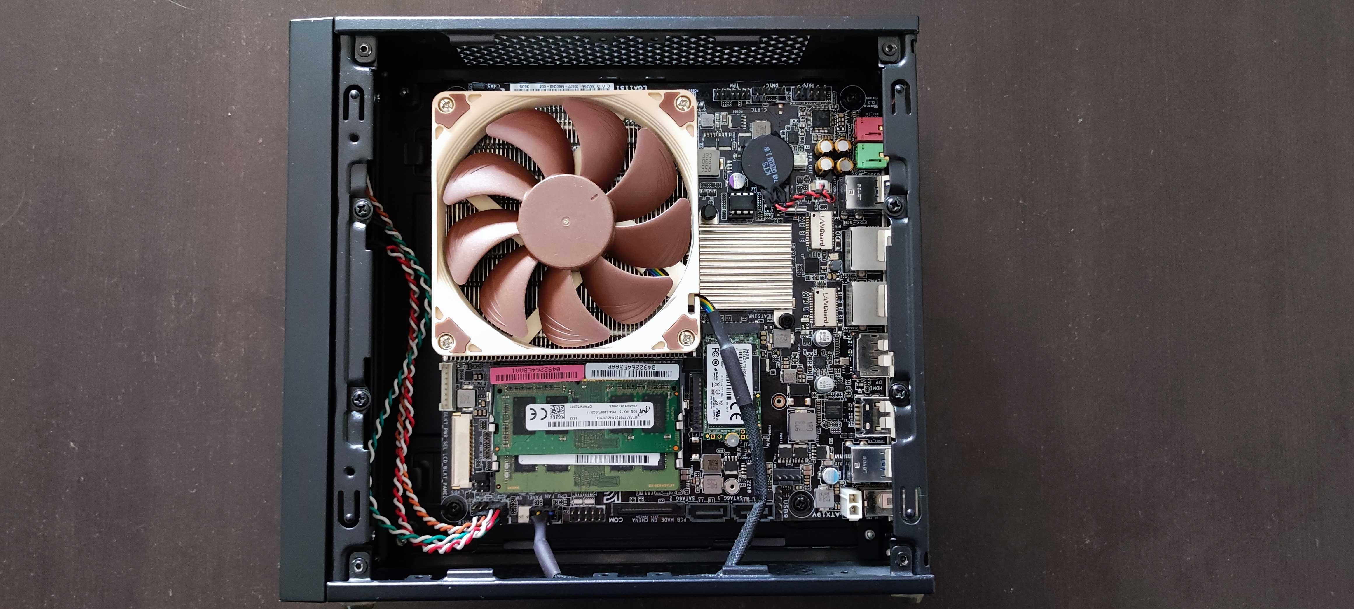 Computador compacto mini-ITX Pentium G4560|4GB|M.2 64GB