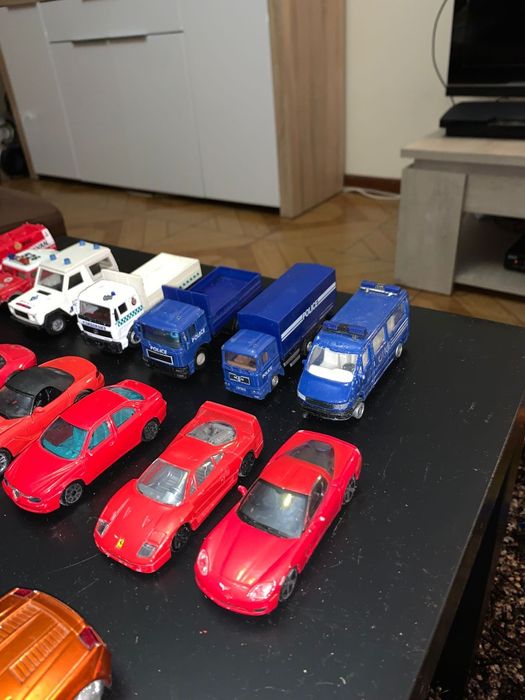 Carros miniaturas de coleção