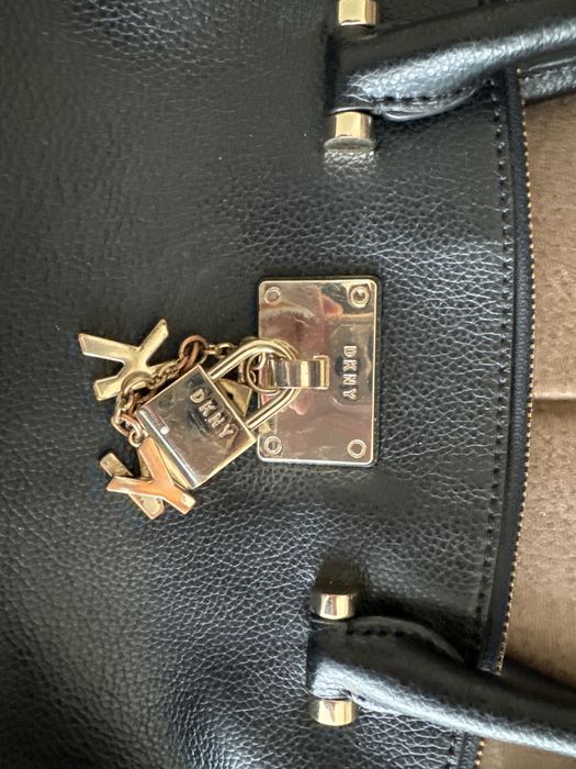 Шкіряна сумка DKNY