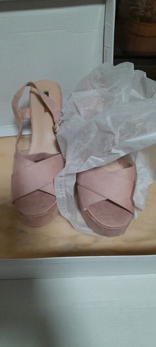 Sandalias tacao alto novas 40