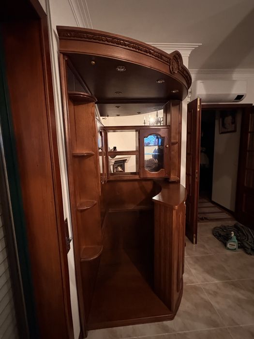 Bar doméstico em madeira