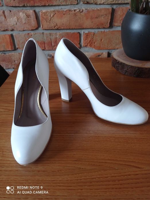 Sprzedam szpilki Gino Rossi 36 ślub, białe