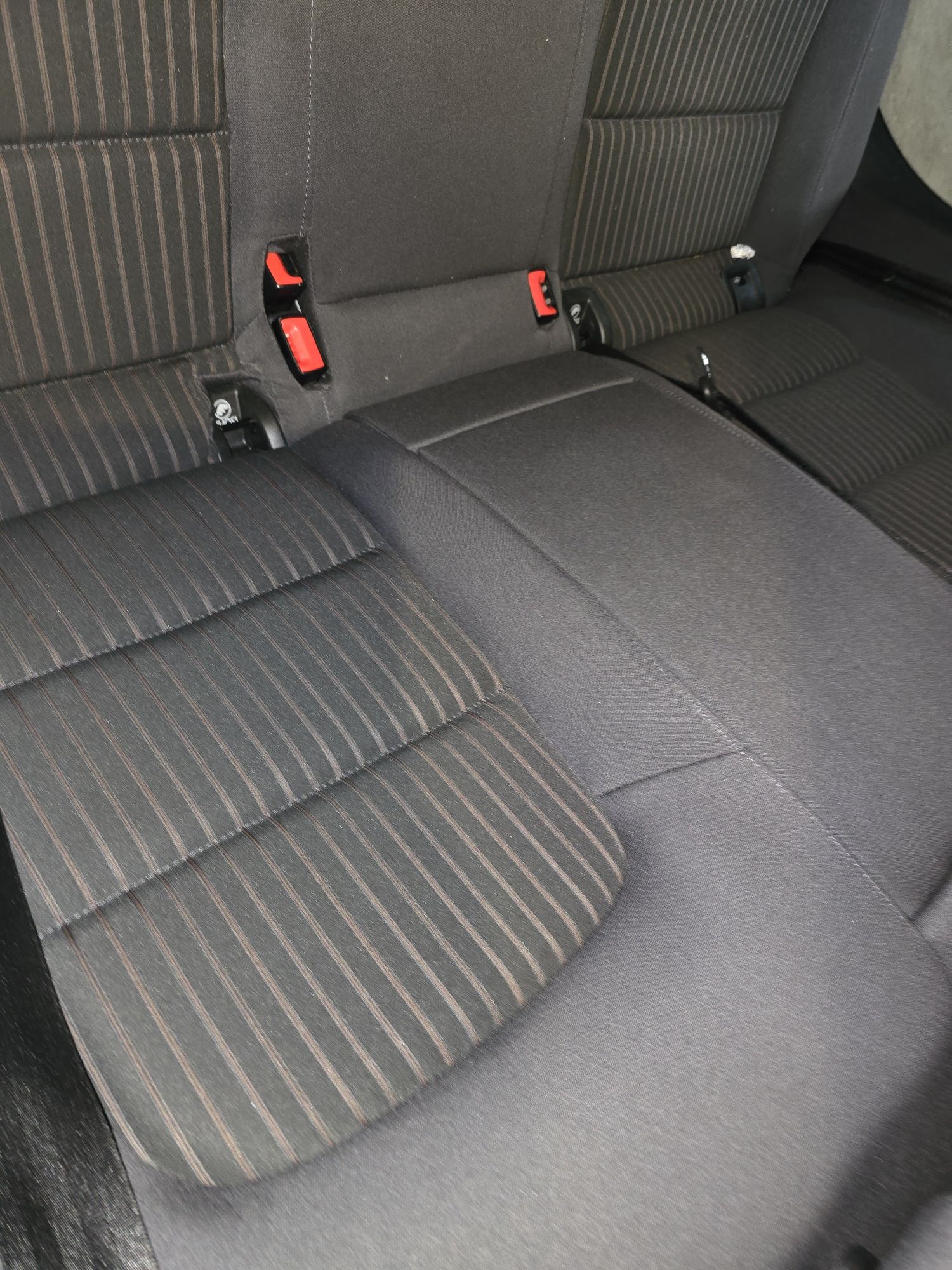 Fotele kanapy materiał Audi B8 lift combi 14r. Idealny stan